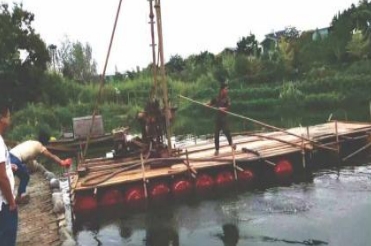 水上地质勘察现场